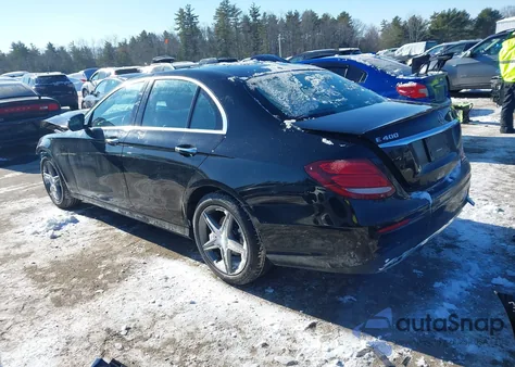 2017 Mercedes-Benz E 300 4Matic z USA, uszkodzony, nr VIN WDDZF4KB5HA047063